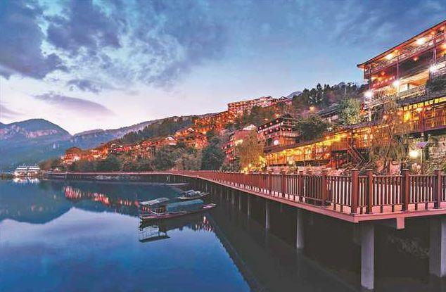 -什么季节去重庆旅游最合适-经历分享球王会平台几月份去重庆旅游最好最合适(图1)